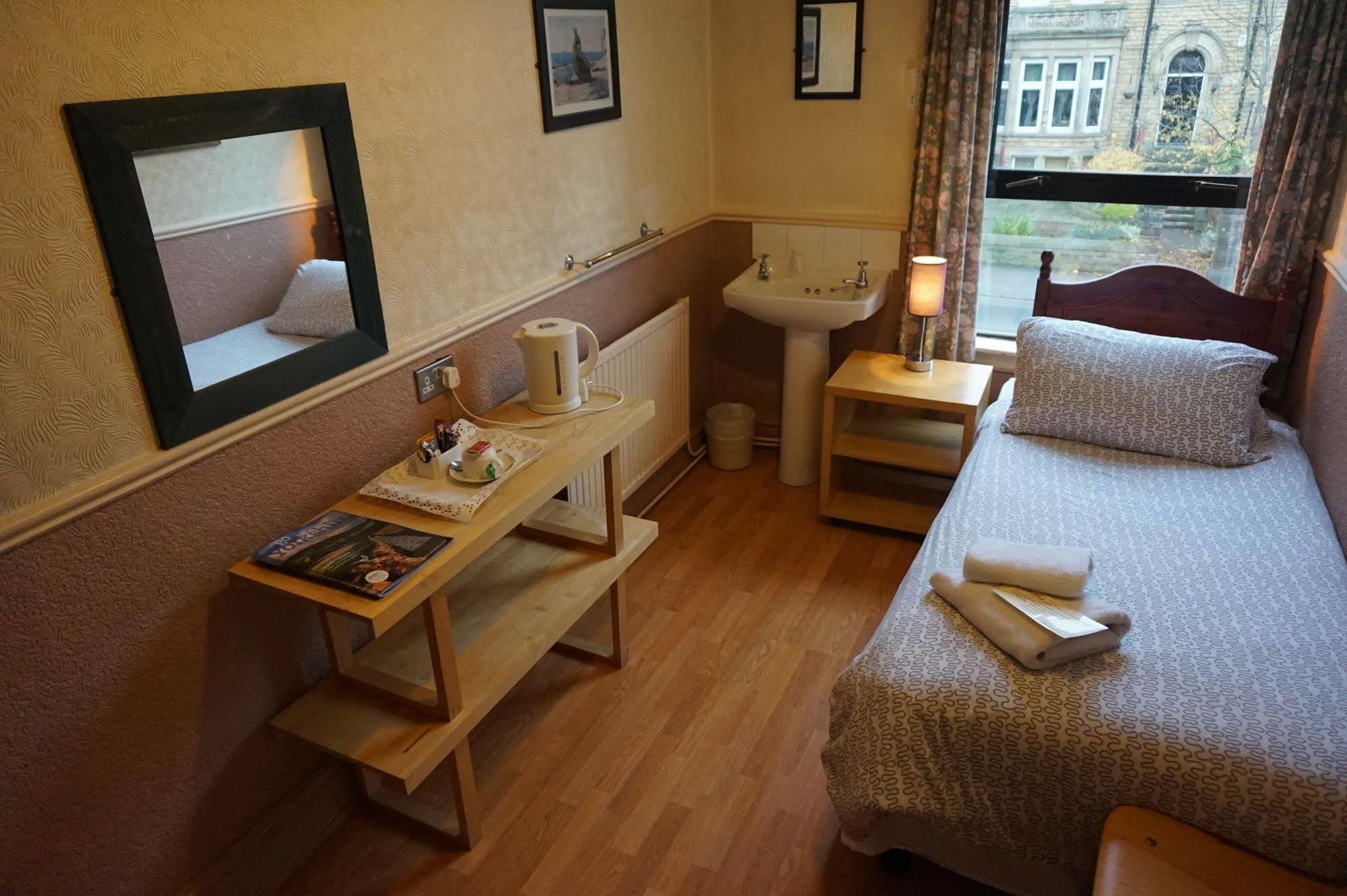 The Boundary Hotel - B&B Leeds  Extérieur photo