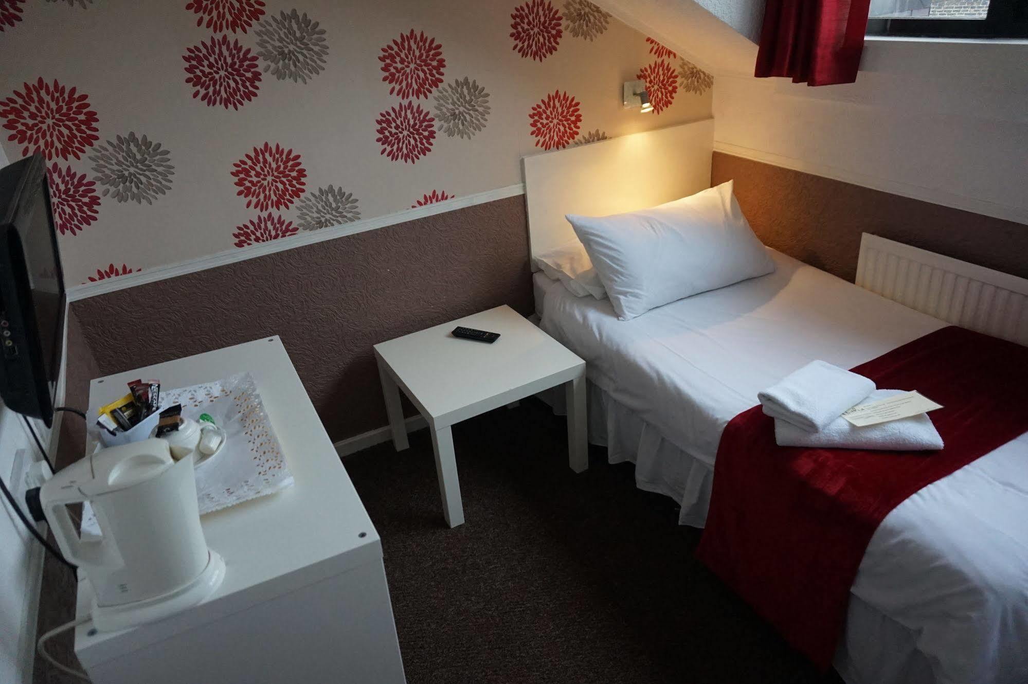 The Boundary Hotel - B&B Leeds  Extérieur photo